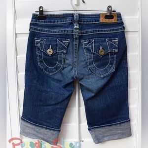 *True Religion* Womens Medium Wash Capris, size 26.